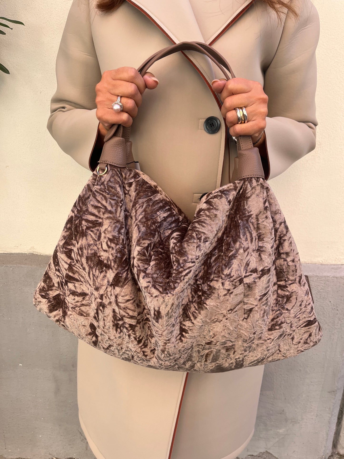 La carrie velvet shopper