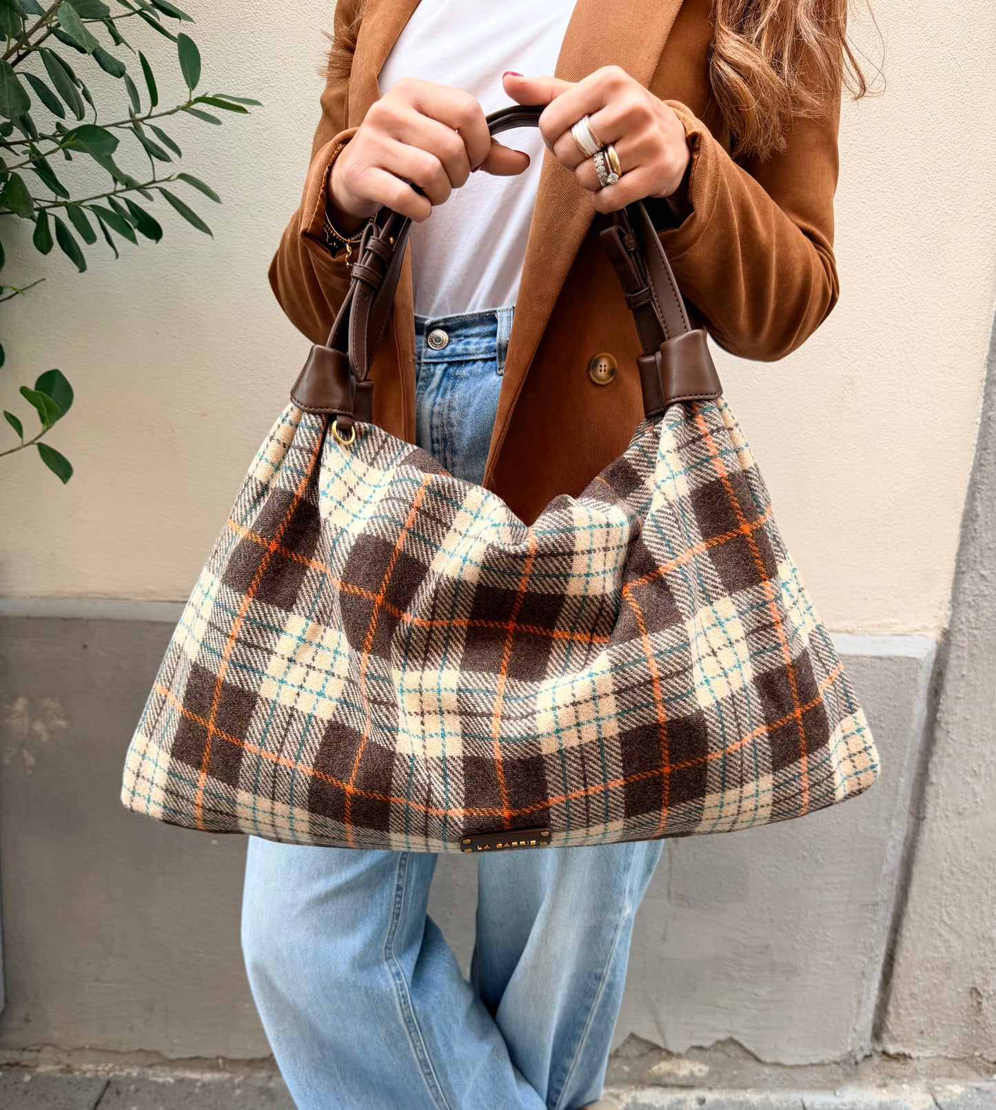 La carrie scottish brown