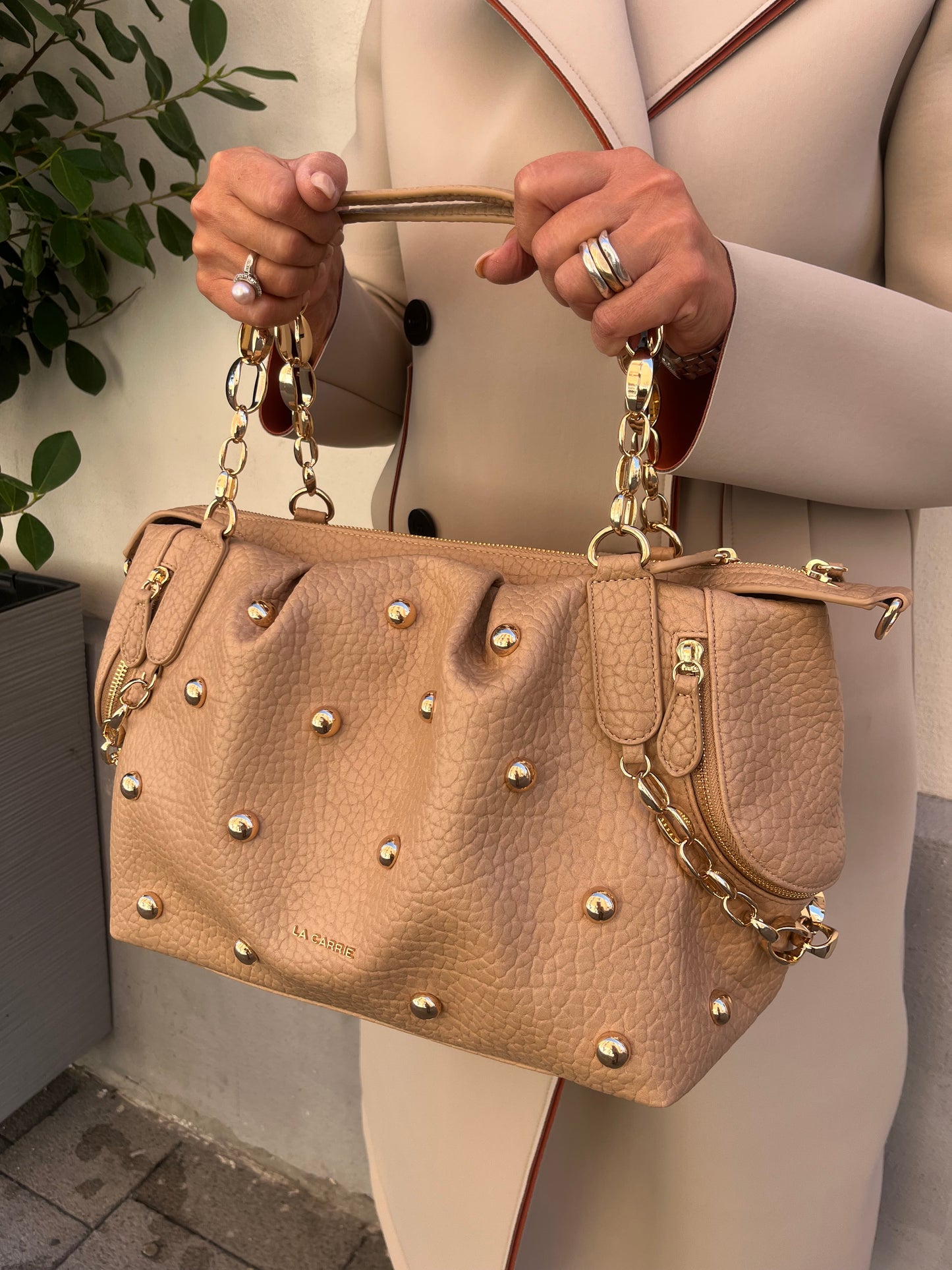 La carrie navajo shopper