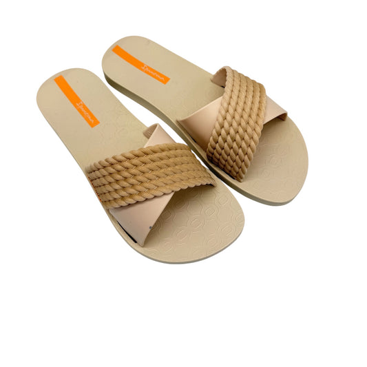 Ipanema street fem