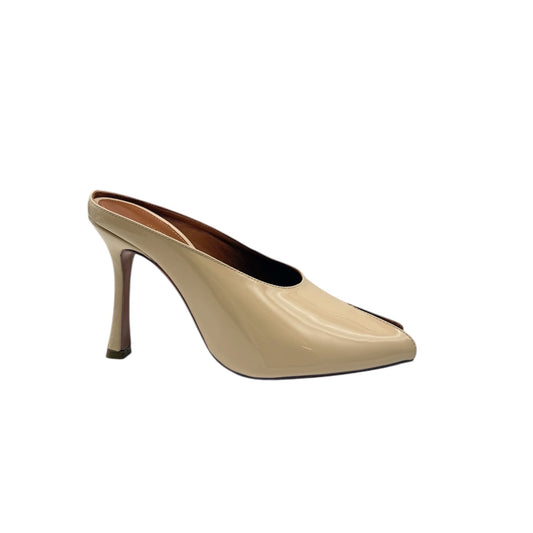 Castagna daisy nude