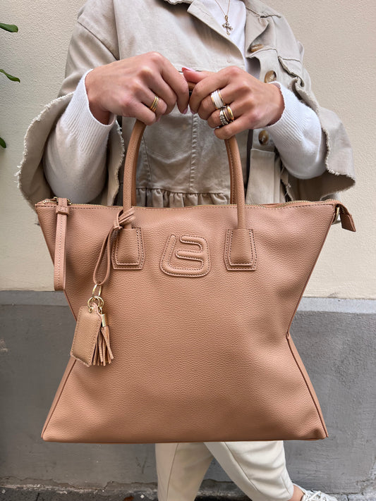 La fille des fleurs hazelnut