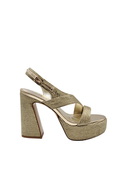 Emanuelle Vee gold intrecciato