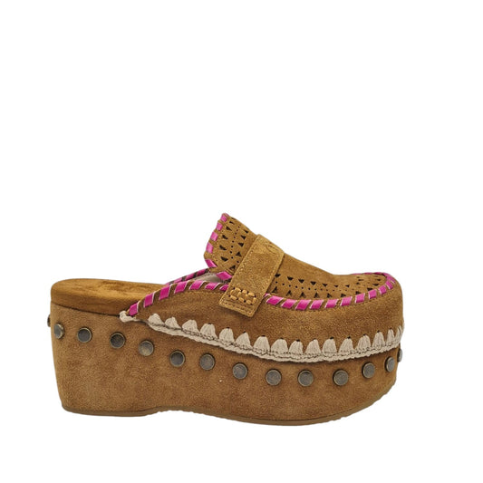 Mou Clog leather overstitch