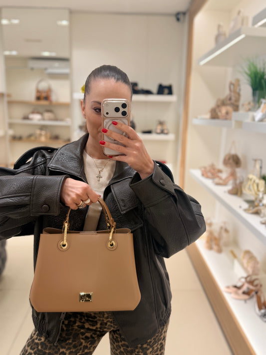 Marc Ellis flat kira