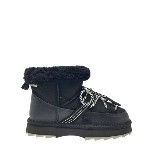 Emu Australia blurred micro black