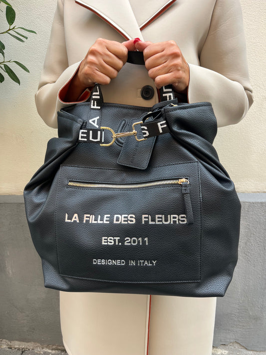 La fille des fleurs Anita 2011