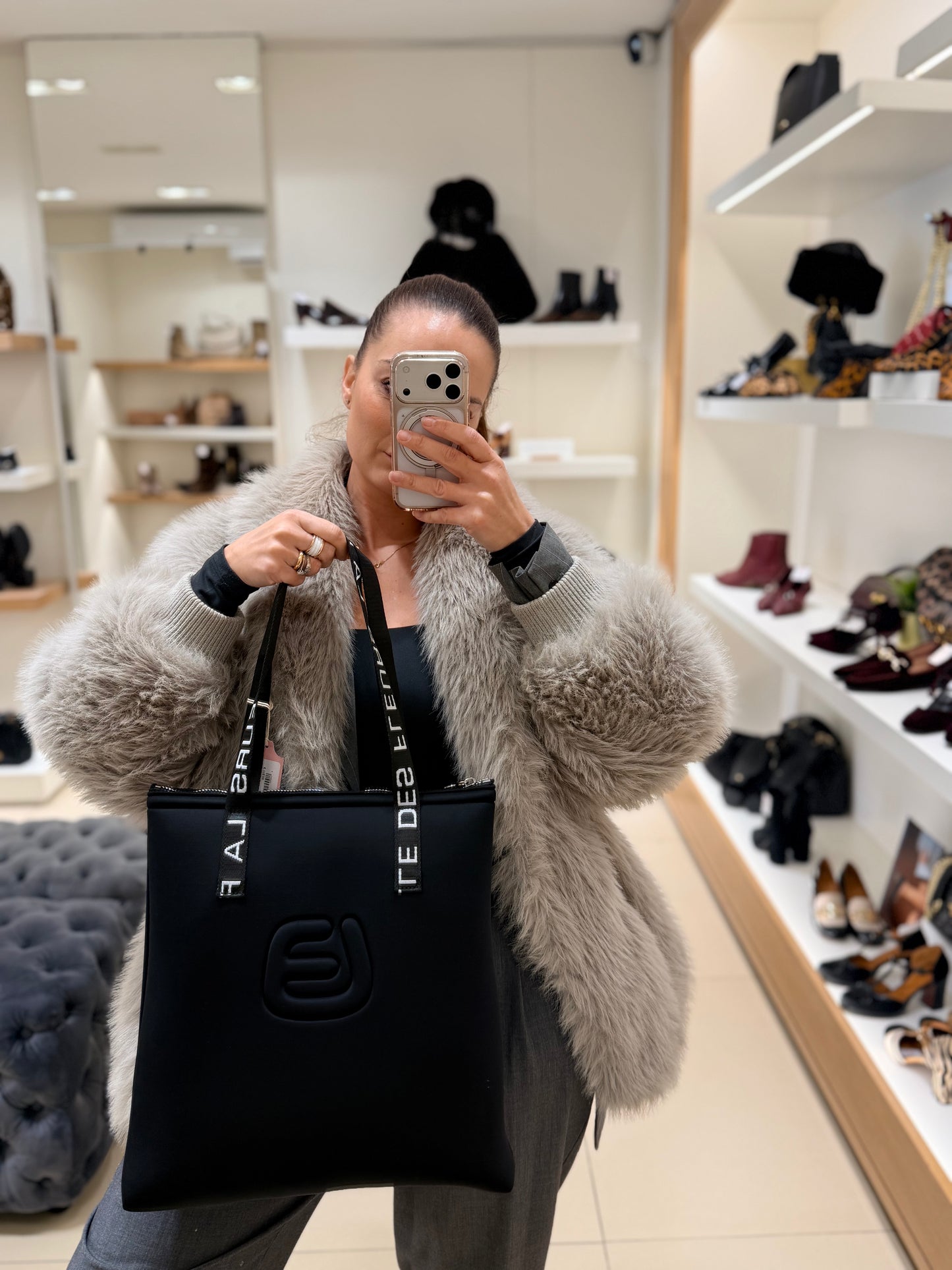 La fille des fleurs Fabiola